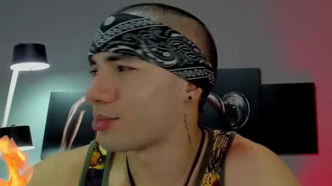 Snapshot of david_jons7 chatting on February 18, 11:30 pm David Jons online show from February 18, 11:30 pm