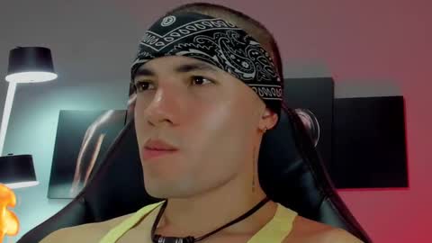 Snapshot of david_jons7 chatting on March 4, 1:34 am David Jons online show from March 4, 1:34 am