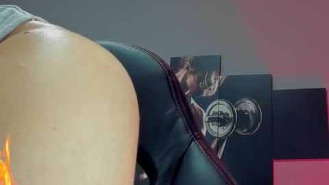 Snapshot of david_jons7 chatting on March 8, 2:55 am David Jons online show from March 8, 2:55 am