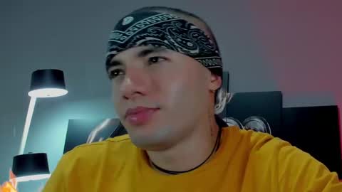 Snapshot of david_jons7 chatting on March 10, 11:49 pm David Jons online show from March 10, 11:49 pm