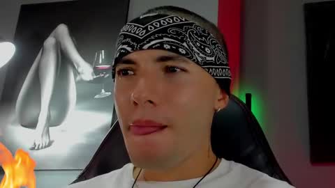 Snapshot of david_jons7 chatting on September 10, 1:49 am David Jons online show from September 10, 1:49 am