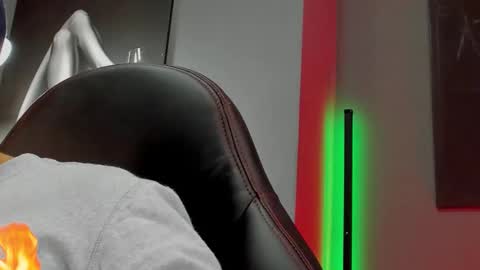 Snapshot of david_jons7 chatting on September 14, 8:19 pm David Jons online show from September 14, 8:19 pm