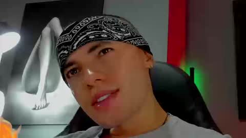 Snapshot of david_jons7 chatting on September 23, 1:08 am David Jons online show from September 23, 1:08 am