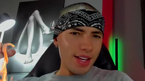 Snapshot of david_jons7 chatting on September 25, 11:19 pm David Jons online show from September 25, 11:19 pm