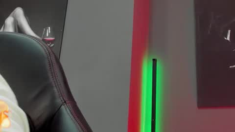 Snapshot of david_jons7 chatting on October 12, 3:55 pm David Jons online show from October 12, 3:55 pm