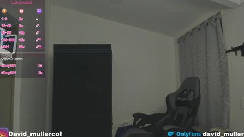 Snapshot of david_muller_ chatting on December 4, 4:32 am David online show from December 4, 4:32 am