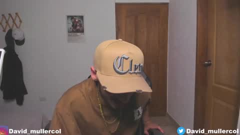 Snapshot of david_muller_ chatting on December 27, 9:11 pm David online show from December 27, 9:11 pm