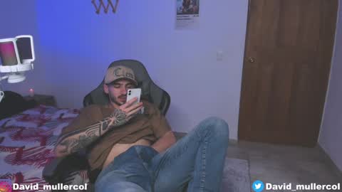 Snapshot of david_muller_ chatting on January 7, 8:31 pm David online show from January 7, 8:31 pm