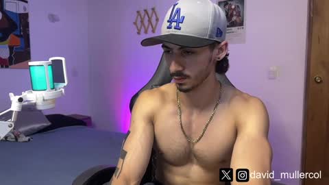 Snapshot of david_muller_ chatting on February 7, 2:40 am David online show from February 7, 2:40 am