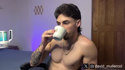 Snapshot of david_muller_ chatting on February 8, 10:40 pm David online show from February 8, 10:40 pm