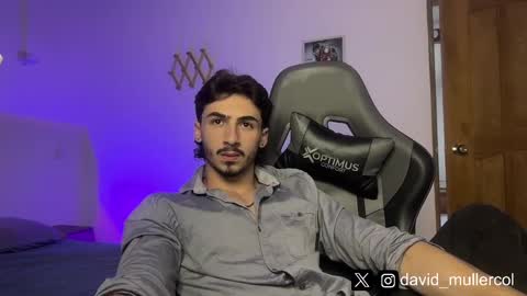 Snapshot of david_muller_ chatting on February 23, 10:20 pm David online show from February 23, 10:20 pm
