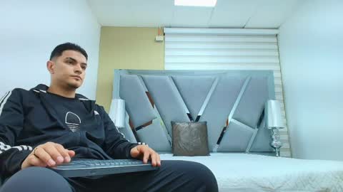 david_victoriaa online show from May 4, 12:56 pm