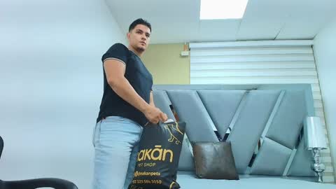 david_victoriaa online show from May 5, 1:08 pm