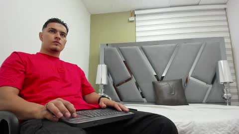 david_victoriaa online show from May 22, 12:55 pm