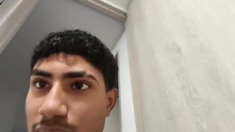 Snapshot of davidhz_ chatting on February 16, 3:24 am davidhz_ online show from February 16, 3:24 am