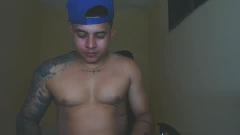 Snapshot of davidlenonn_ chatting on December 5, 7:50 am Lennon online show from December 5, 7:50 am