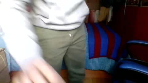 Snapshot of davidlg00 chatting on January 16, 11:48 am Hugo online show from January 16, 11:48 am