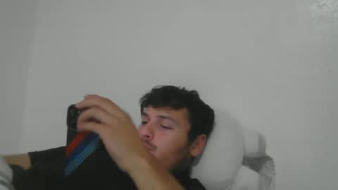 Snapshot of davidridie chatting on February 9, 12:49 am davidridie online show from February 9, 12:49 am