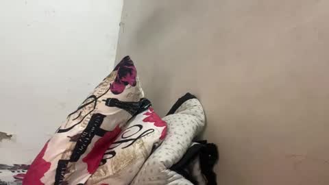 Snapshot of davidth000 chatting on March 13, 5:25 am davidth000 online show from March 13, 5:25 am