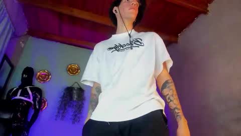 daviid_huge online show from December 14, 2:06 am