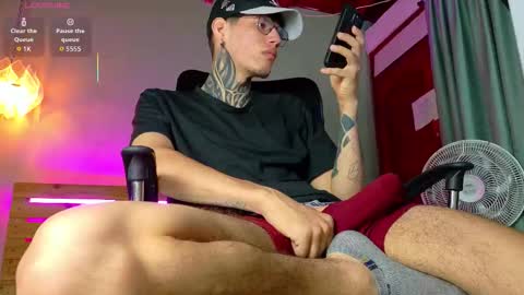 daviid_huge online show from March 26, 1:49 pm