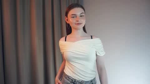 Louise online show from April 21, 10:12 pm