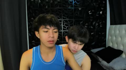 Snapshot of davincihugecock chatting on March 24, 5:18 pm daniel online show from March 24, 5:18 pm