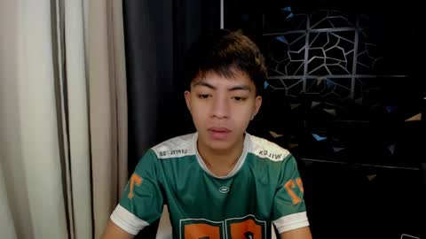 Snapshot of davincihugecock chatting on March 31, 7:14 pm daniel online show from March 31, 7:14 pm