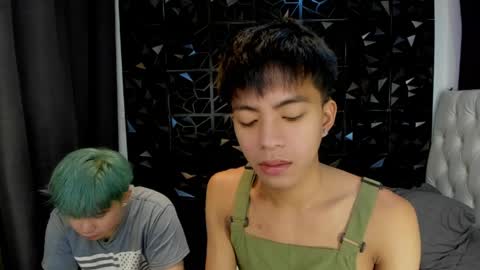 Snapshot of davincihugecock chatting on April 1, 6:16 pm daniel online show from April 1, 6:16 pm