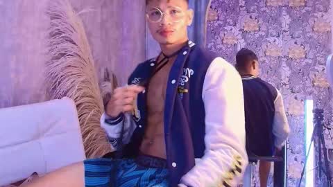 Snapshot of davis_saint chatting on March 3, 11:49 am Davis online show from March 3, 11:49 am