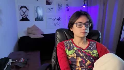 Snapshot of davoxer chatting on February 1, 3:38 am davoxer online show from February 1, 3:38 am