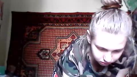 Snapshot of dawnasandahl chatting on September 23, 7:55 am Mila online show from September 23, 7:55 am