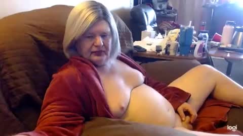 Snapshot of dawndoesall chatting on February 6, 5:51 pm dawndoesall online show from February 6, 5:51 pm