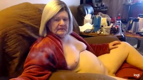 Snapshot of dawndoesall chatting on February 8, 5:29 pm dawndoesall online show from February 8, 5:29 pm