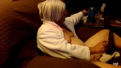 Snapshot of dawndoesall chatting on October 29, 3:20 am dawndoesall online show from October 29, 3:20 am