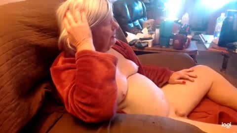 Snapshot of dawndoesall chatting on November 2, 5:37 pm dawndoesall online show from November 2, 5:37 pm