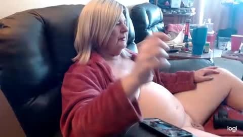 Snapshot of dawndoesall chatting on February 4, 5:41 pm dawndoesall online show from February 4, 5:41 pm