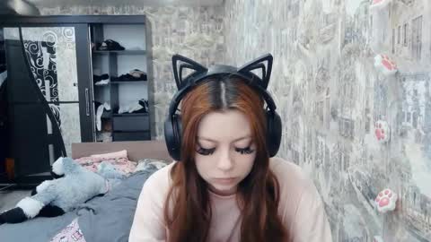 Snapshot of dawndollins chatting on February 18, 8:10 am Alice online show from February 18, 8:10 am