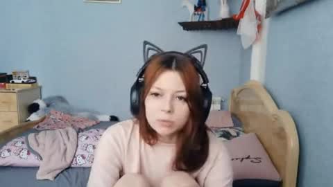 Snapshot of dawndollins chatting on March 18, 8:17 am Alice online show from March 18, 8:17 am