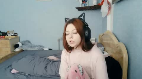 Snapshot of dawndollins chatting on March 19, 7:01 am Alice online show from March 19, 7:01 am