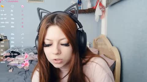 Snapshot of dawndollins chatting on March 25, 8:31 am Alice online show from March 25, 8:31 am