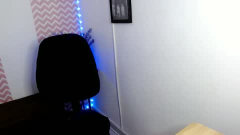 Snapshot of dayanacarson chatting on March 5, 6:23 pm Dayana Carson online show from March 5, 6:23 pm