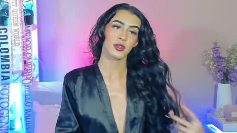 Snapshot of dayanahill2 chatting on May 23, 10:58 pm Dayana Hill online show from May 23, 10:58 pm