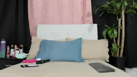 Snapshot of daye_sky chatting on May 5, 10:12 am Daye sky online show from May 5, 10:12 am
