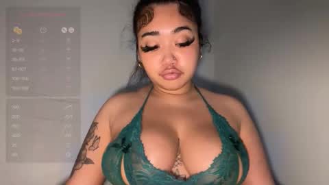 Snapshot of dayqueen1 chatting on November 19, 1:33 pm dayqueen1 online show from November 19, 1:33 pm