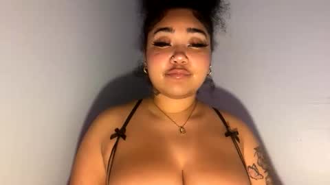 dayqueen1 online show from May 3, 11:27 am