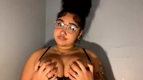 dayqueen1 online show from May 17, 10:44 am