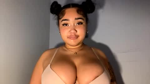 dayqueen1 online show from May 18, 6:41 am