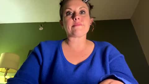 Snapshot of dazeyluv chatting on January 3, 4:00 am dazeyluv online show from January 3, 4:00 am