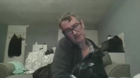 Dazzill online show from November 28, 4:42 pm